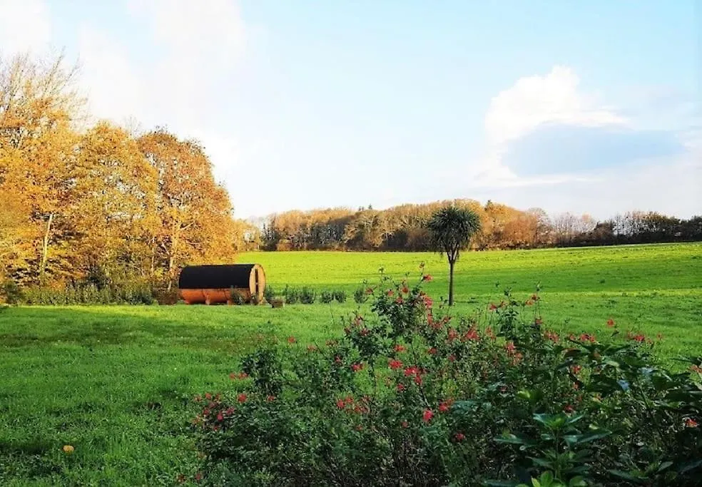 La Clef Des Champs, Gite A La Ferme Au Pied Des Vignes, Finistere Sud ! Pouldergat